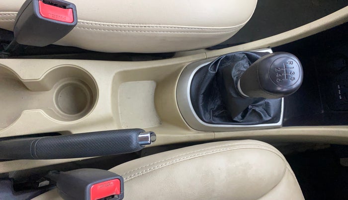 2012 Hyundai Verna FLUIDIC 1.4 CRDI, Diesel, Manual, 1,35,592 km, Gear Lever