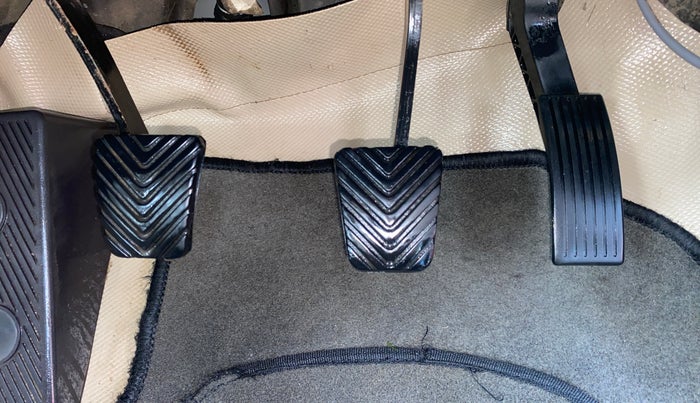 2012 Hyundai Verna FLUIDIC 1.4 CRDI, Diesel, Manual, 1,35,592 km, Pedals