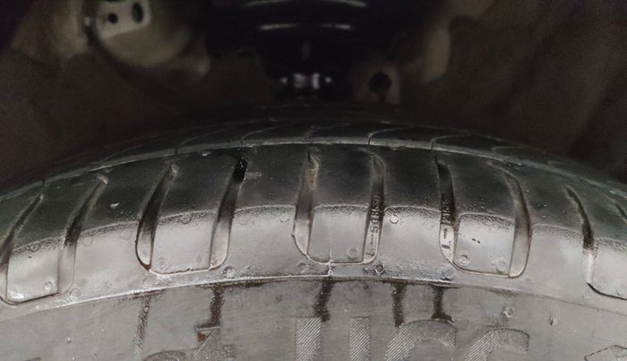 2016 Hyundai Creta SX PLUS AT 1.6 PETROL, Petrol, Automatic, 88,262 km, Right Front Tyre Tread