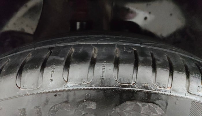 2016 Hyundai Creta SX PLUS AT 1.6 PETROL, Petrol, Automatic, 88,262 km, Right Rear Tyre Tread