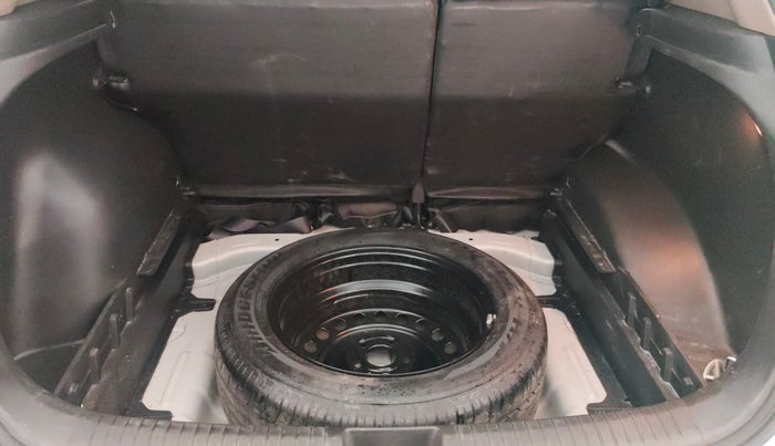 2016 Hyundai Creta SX PLUS AT 1.6 PETROL, Petrol, Automatic, 88,262 km, Boot Inside