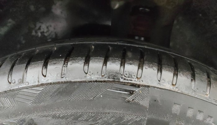 2016 Hyundai Creta SX PLUS AT 1.6 PETROL, Petrol, Automatic, 88,262 km, Left Rear Tyre Tread