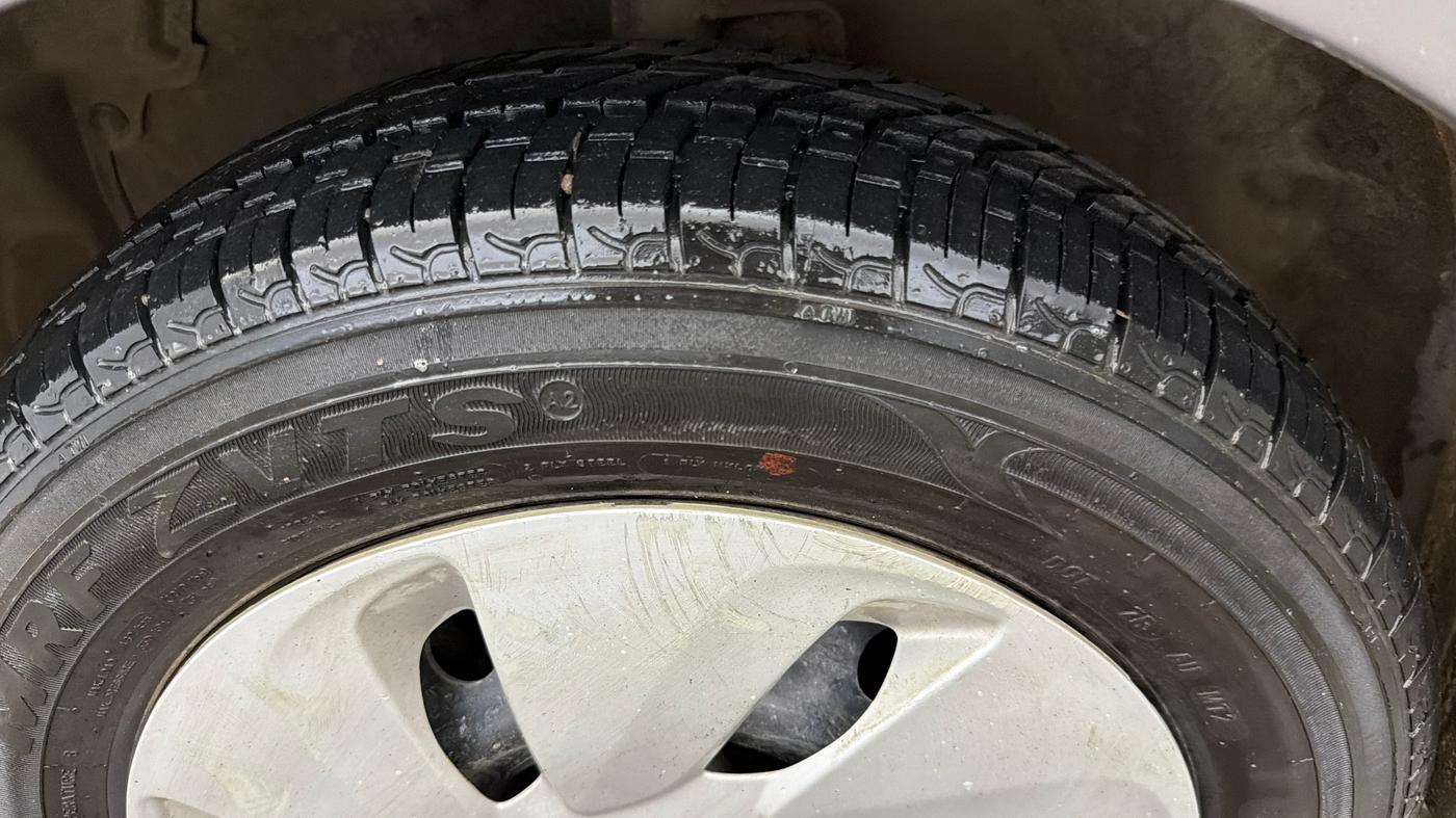 2017 Maruti Celerio VXI, Petrol, Manual, 31,486 km, Left Front Tyre Tread