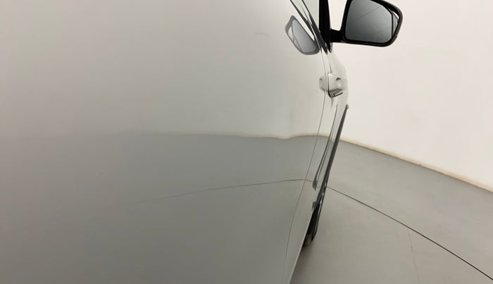 2020 Renault TRIBER RXT AMT, Petrol, Automatic, 9,439 km, Right rear door - Slightly dented