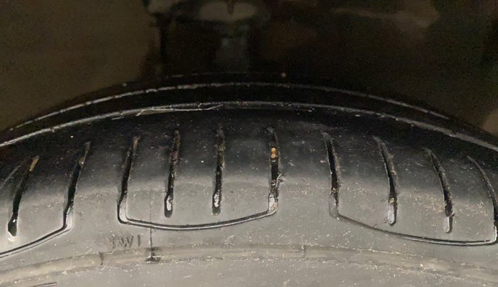 2014 Hyundai Grand i10 SPORTZ AT 1.2 KAPPA VTVT, Petrol, Automatic, 96,224 km, Right Front Tyre Tread