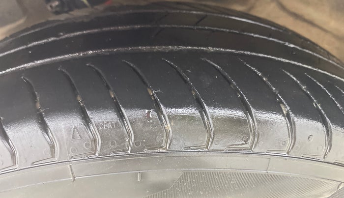 2016 Honda Amaze 1.2L I-VTEC S, Petrol, Manual, 95,947 km, Left Front Tyre Tread