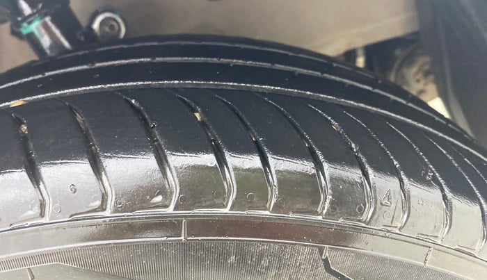 2016 Honda Amaze 1.2L I-VTEC S, Petrol, Manual, 95,947 km, Right Front Tyre Tread