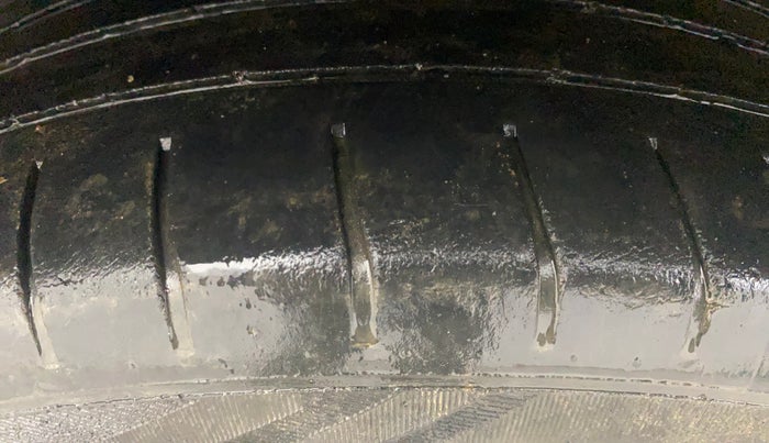 2015 Hyundai Elite i20 ASTA 1.2, Petrol, Manual, 50,814 km, Right Rear Tyre Tread