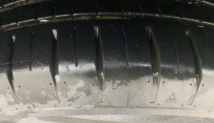 2015 Hyundai Elite i20 ASTA 1.2, Petrol, Manual, 50,814 km, Left Front Tyre Tread