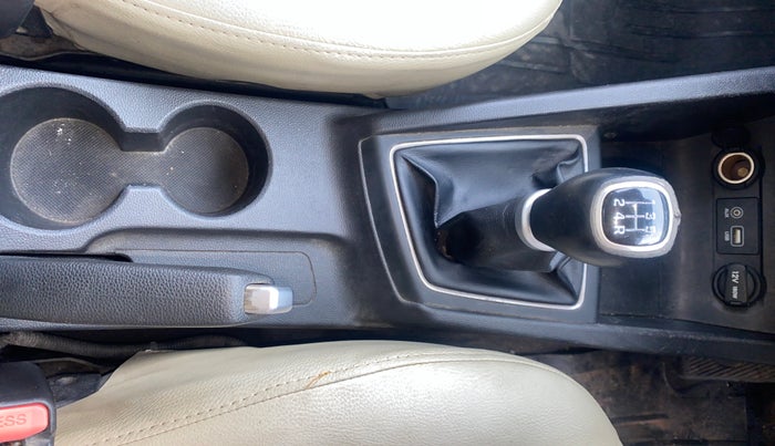 2015 Hyundai Elite i20 ASTA 1.2, Petrol, Manual, 50,814 km, Gear Lever