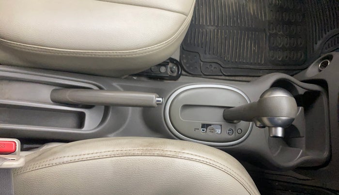 2015 Nissan Micra XV CVT, Petrol, Automatic, 49,670 km, Gear Lever