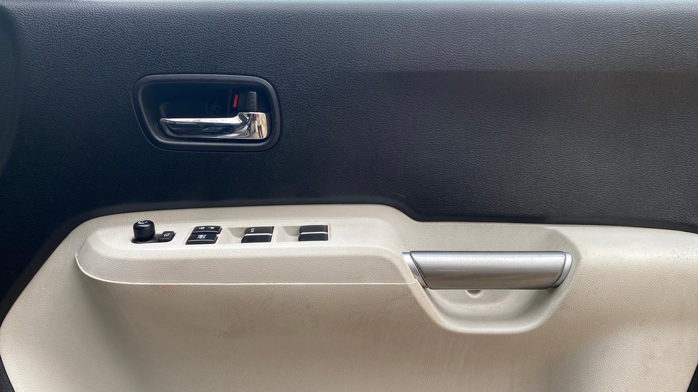 2021 Maruti IGNIS ZETA 1.2 AMT, Petrol, Automatic, 58,846 km, Driver Side Door Panels Control