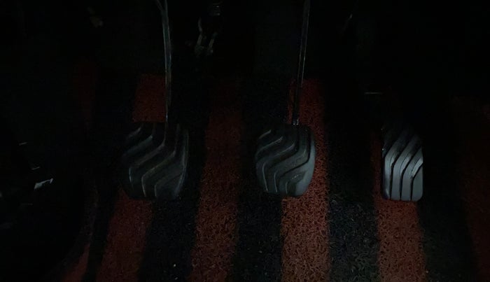 2017 Renault Kwid RXT 0.8, Petrol, Manual, 33,767 km, Pedals