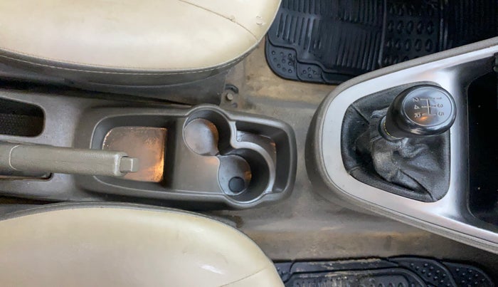 2014 Hyundai i10 SPORTZ 1.1, CNG, Manual, 59,160 km, Gear Lever