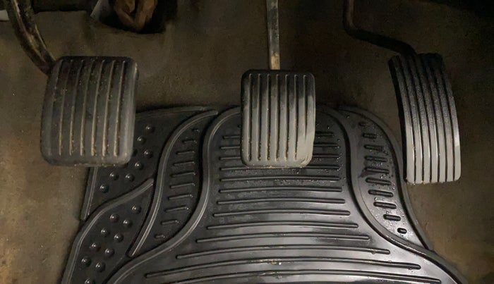 2014 Hyundai i10 SPORTZ 1.1, CNG, Manual, 59,160 km, Pedals