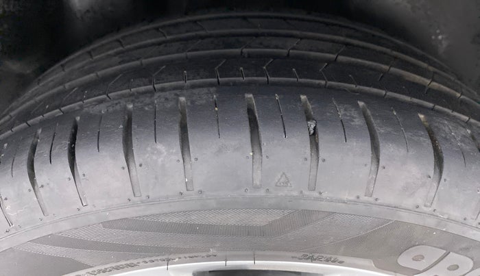 2019 Volkswagen Ameo HIGHLINE PLUS 1.0, Petrol, Manual, 27,867 km, Right Rear Tyre Tread