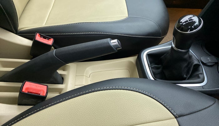 2019 Volkswagen Ameo HIGHLINE PLUS 1.0, Petrol, Manual, 27,867 km, Gear Lever