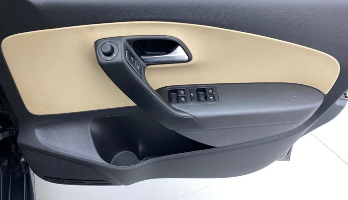 2019 Volkswagen Ameo HIGHLINE PLUS 1.0, Petrol, Manual, 27,867 km, Driver Side Door Panels Control