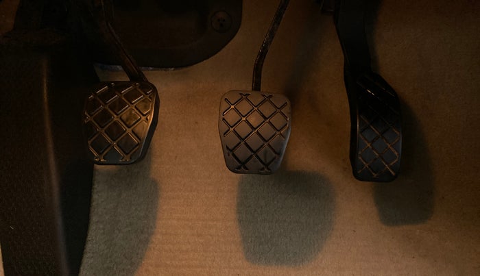 2019 Volkswagen Ameo HIGHLINE PLUS 1.0, Petrol, Manual, 27,867 km, Pedals