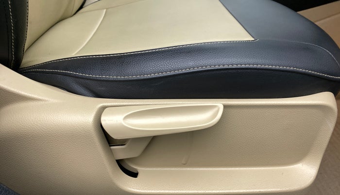 2019 Volkswagen Ameo HIGHLINE PLUS 1.0, Petrol, Manual, 27,867 km, Driver Side Adjustment Panel