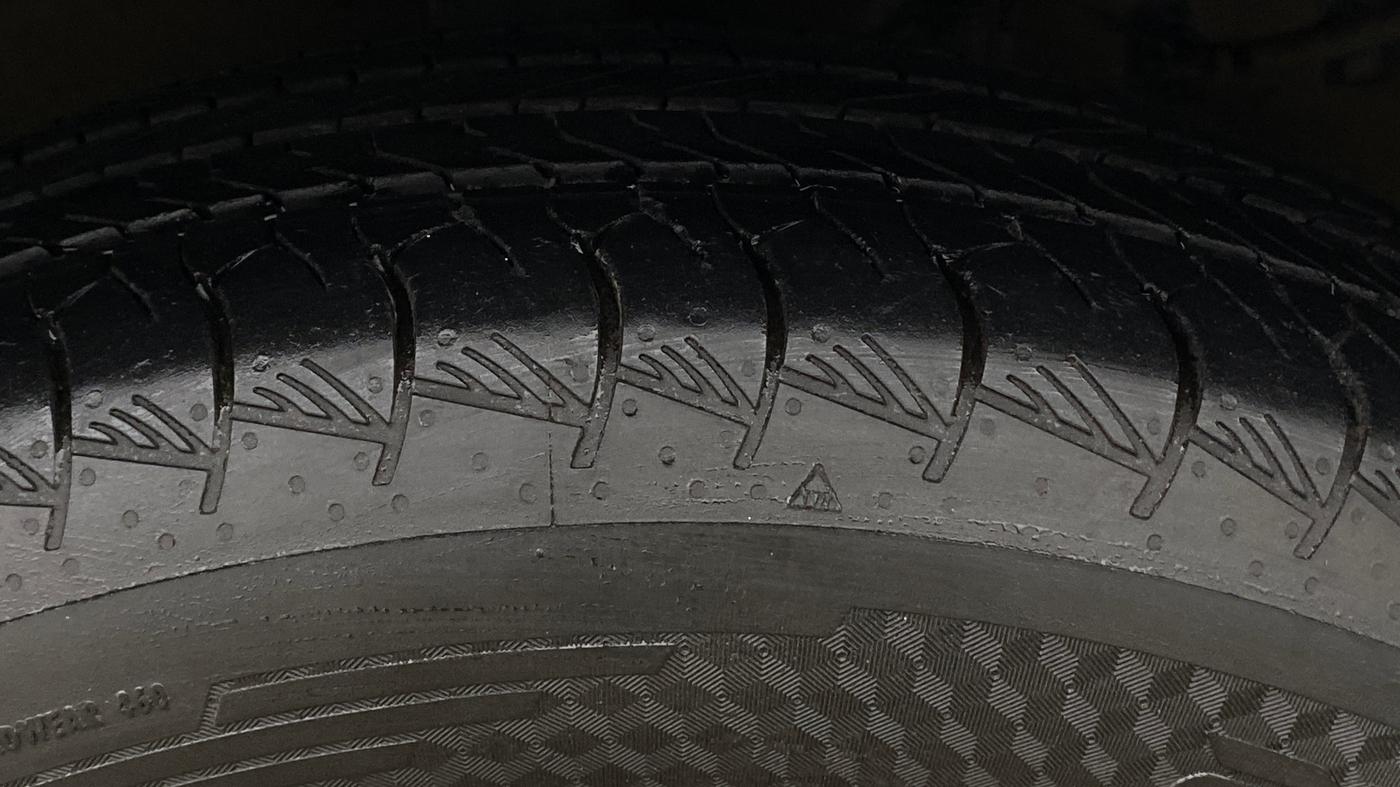 2023 Maruti Grand Vitara ALPHA PLUS HYBRID ECVT, Hybrid, Automatic, 21,910 km, Right Front Tyre Tread