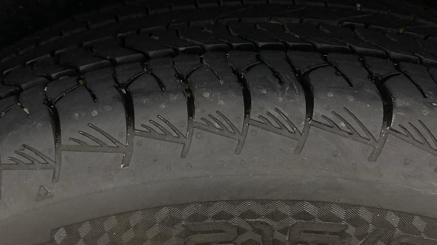 2023 Maruti Grand Vitara ALPHA PLUS HYBRID ECVT, Hybrid, Automatic, 21,910 km, Left Rear Tyre Tread