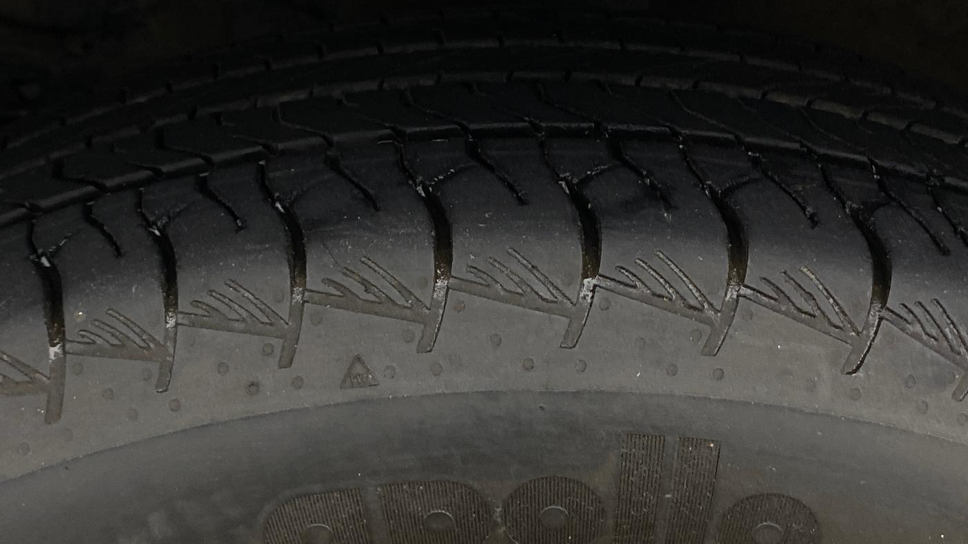 2023 Maruti Grand Vitara ALPHA PLUS HYBRID ECVT, Hybrid, Automatic, 21,910 km, Left Front Tyre Tread