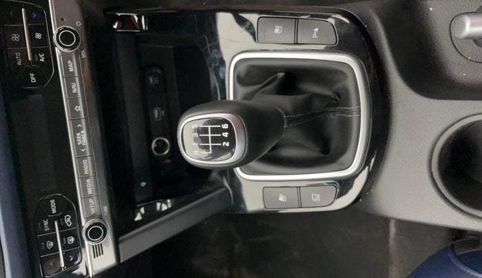 2025 KIA SELTOS HTX (O)1.5 Petrol MT, Petrol, Manual, 8,337 km, Gear Lever