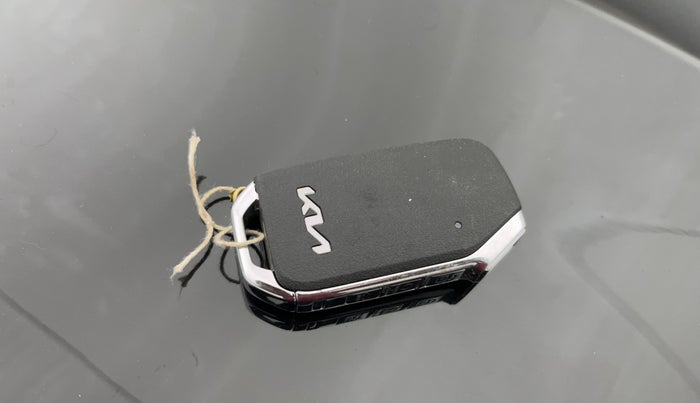 2025 KIA SELTOS HTX (O)1.5 Petrol MT, Petrol, Manual, 8,337 km, Key Close Up