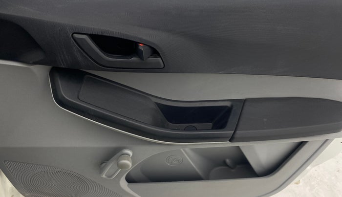 2023 Tata Tiago XE PETROL, Petrol, Manual, 23,377 km, Driver Side Door Panels Control