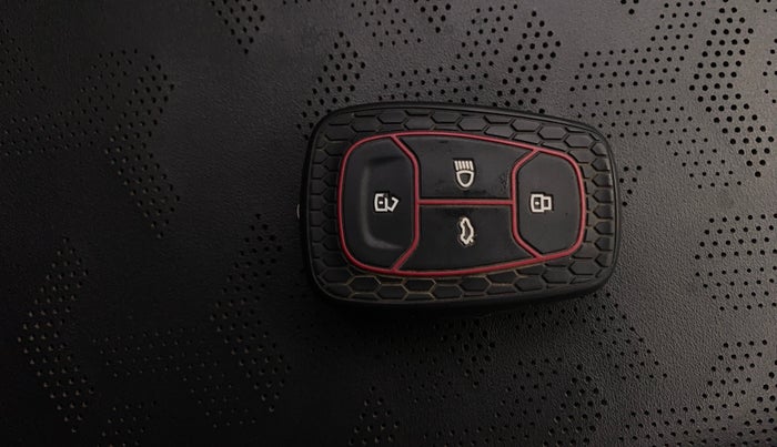 2022 Tata NEXON XZ PLUS (O) DIESEL DARK EDITION, Diesel, Manual, 90,165 km, Key Close Up