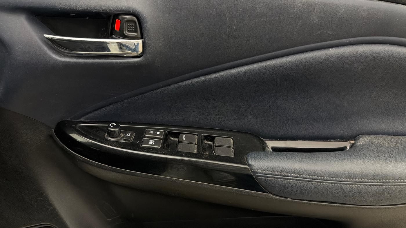 2022 Maruti Baleno ALPHA PETROL 1.2, Petrol, Manual, 82,056 km, Driver Side Door Panels Control