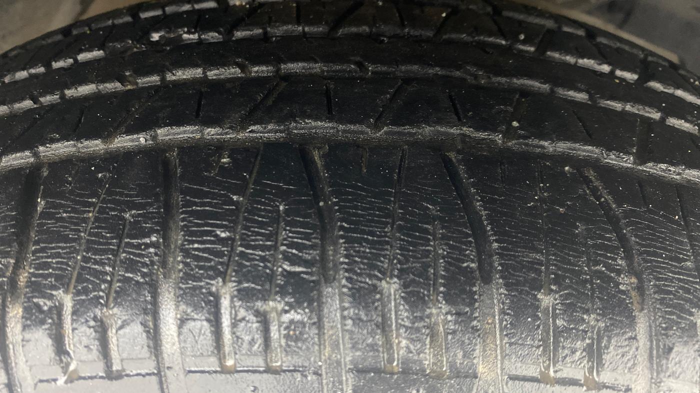 2017 Mahindra XUV500 W6 1.99, Diesel, Manual, 63,795 km, Right Front Tyre Tread