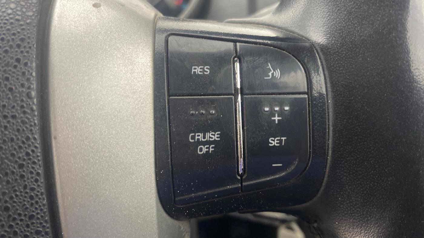 2017 Mahindra XUV500 W6 1.99, Diesel, Manual, 63,795 km, Adaptive Cruise Control