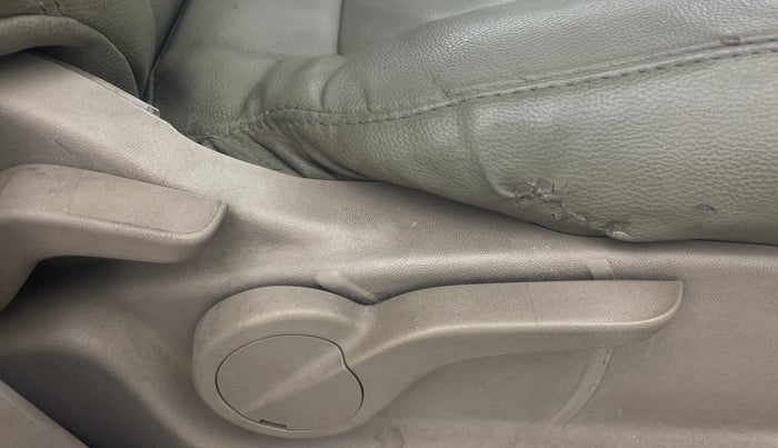 2017 Mahindra XUV500 W6 1.99, Diesel, Manual, 63,827 km, Driver Side Adjustment Panel