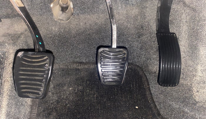 2017 Mahindra XUV500 W6 1.99, Diesel, Manual, 63,827 km, Pedals