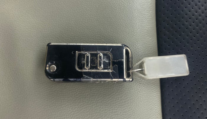 2017 Mahindra XUV500 W6 1.99, Diesel, Manual, 63,827 km, Key Close Up