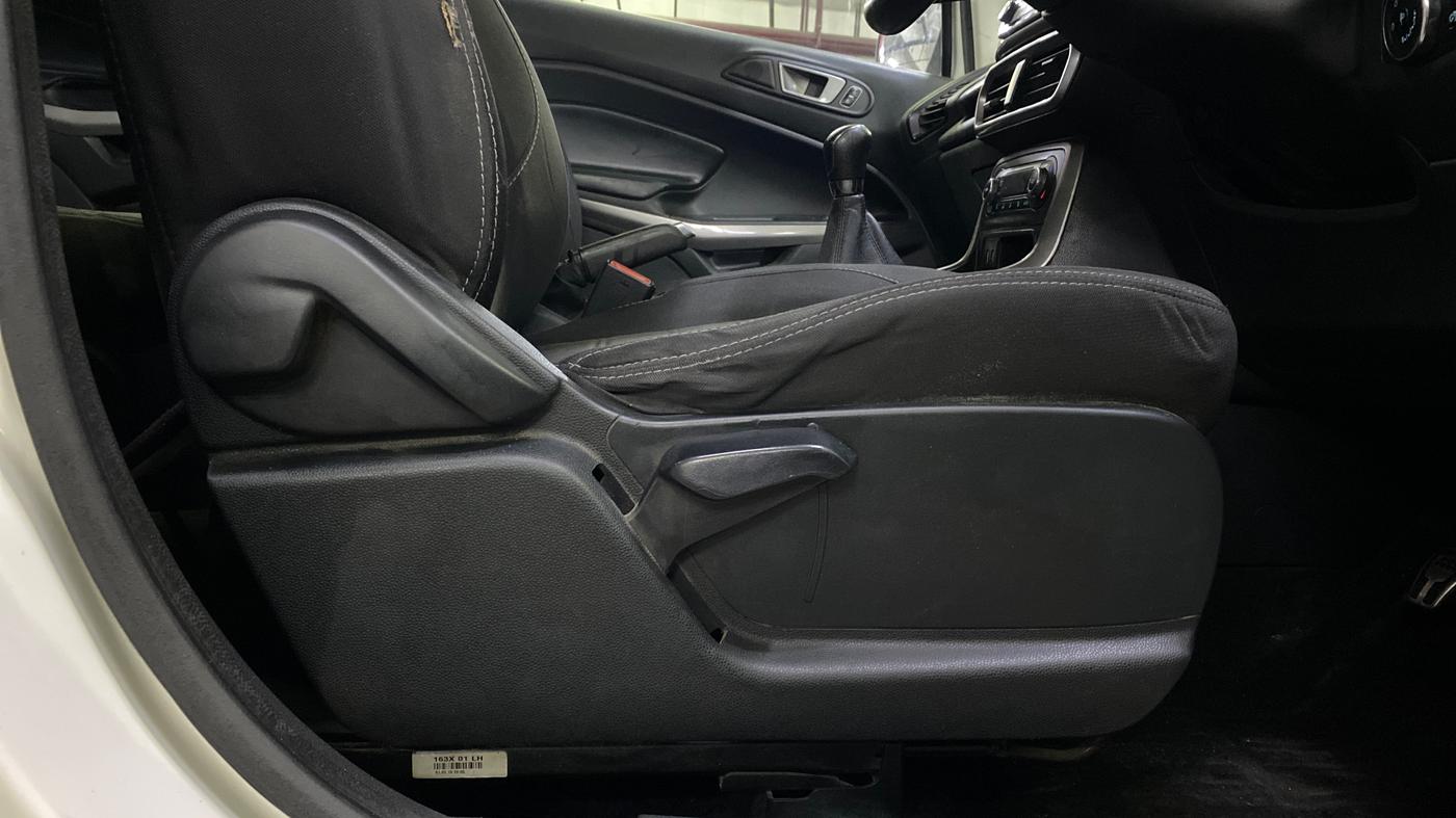 2019 Ford Ecosport TITANIUM 1.5L DIESEL, Diesel, Manual, 1,45,483 km, Driver Side Adjustment Panel