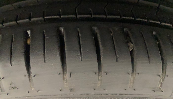 2022 Maruti Baleno ZETA 1.2 AGS, Petrol, Automatic, 6,362 km, Right Front Tyre Tread