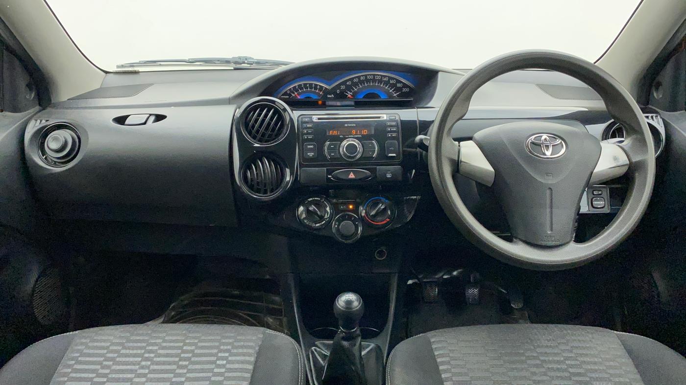 2014 Toyota Etios CROSS 1.2 G, Petrol, Manual, 47,055 km, Dashboard
