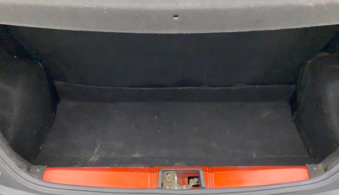 2014 Toyota Etios CROSS 1.2 G, Petrol, Manual, 47,055 km, Boot Inside