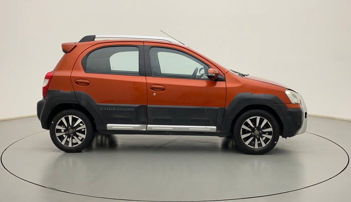 2014 Toyota Etios CROSS 1.2 G, Petrol, Manual, 47,055 km, Right Side View