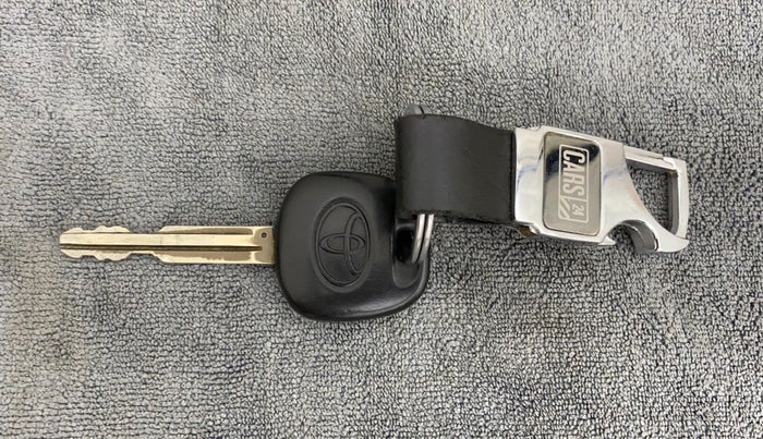 2014 Toyota Etios CROSS 1.2 G, Petrol, Manual, 47,055 km, Key Close Up