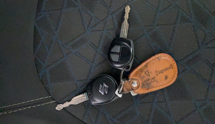 2015 Maruti Wagon R 1.0 VXI, Petrol, Manual, 27,699 km, Key Close Up