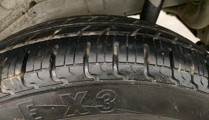 2015 Maruti Wagon R 1.0 VXI, Petrol, Manual, 27,699 km, Left Rear Tyre Tread