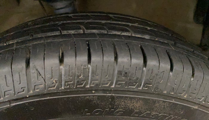 2015 Maruti Wagon R 1.0 VXI, Petrol, Manual, 27,699 km, Right Front Tyre Tread