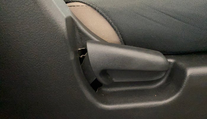 2015 Maruti Wagon R 1.0 VXI, Petrol, Manual, 27,699 km, Driver Side Adjustment Panel