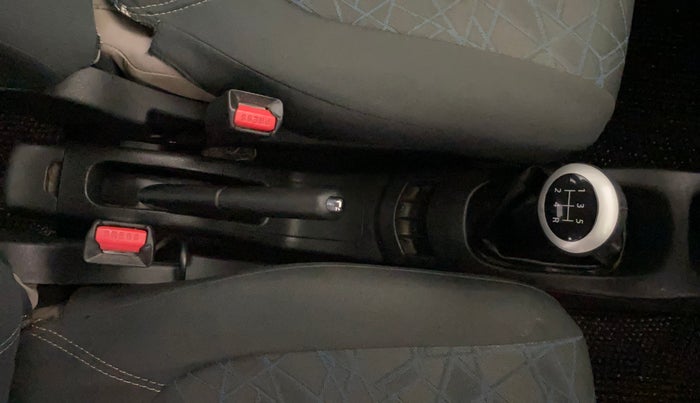2015 Maruti Wagon R 1.0 VXI, Petrol, Manual, 27,699 km, Gear Lever