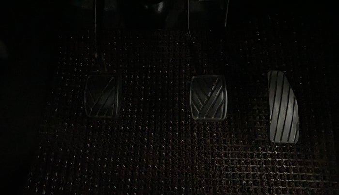 2015 Maruti Wagon R 1.0 VXI, Petrol, Manual, 27,699 km, Pedals