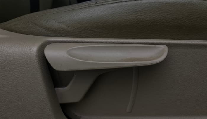 2016 Volkswagen Ameo COMFORTLINE 1.2L, Petrol, Manual, 51,489 km, Driver Side Adjustment Panel